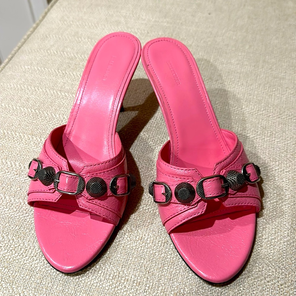 Balenciaga slide heel in gorgeous bubblegum pink with hardware detailing